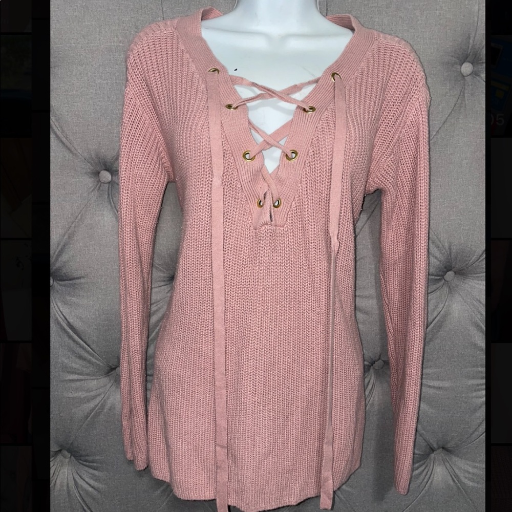GUESS Pink sweater